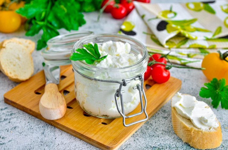 Сыр из кислого козьего молока